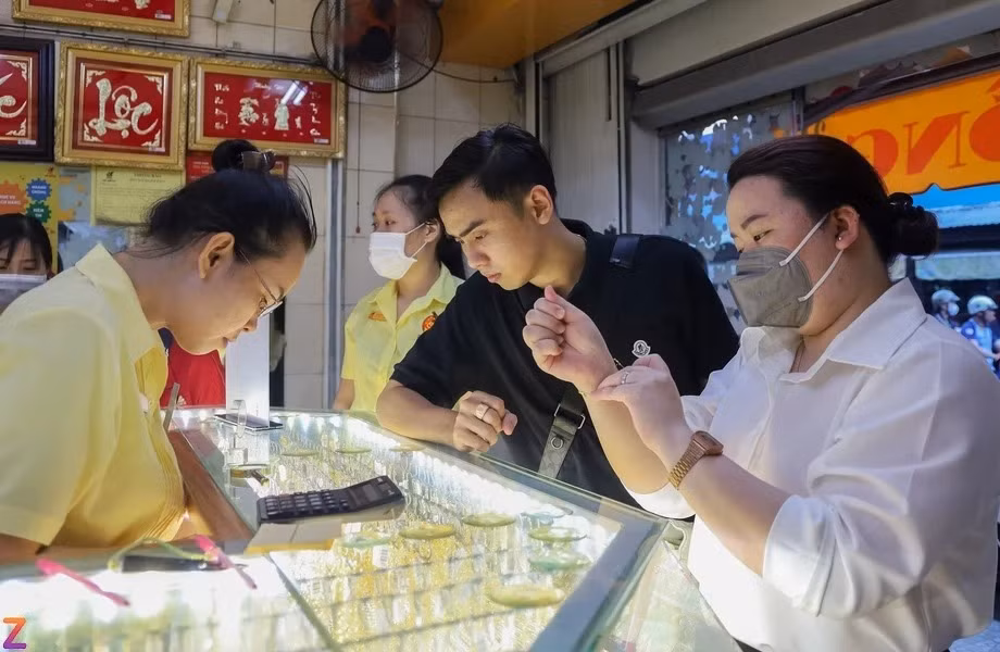 Vàng nhẫn 9999 neo ở vùng giá cao nhất từ trước đến nay nhờ đà tăng của giá vàng thế giới. Ảnh: Quỳnh Trang.