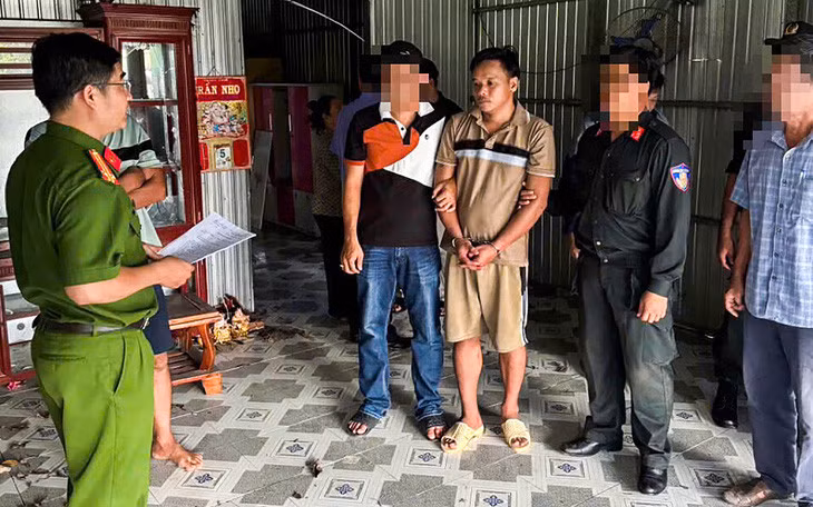 Công an bắt Quân tại nhà một người quen ở xã Tân Hội (huyện Tân Hiệp, Kiên Giang) - Ảnh do công an cung cấp