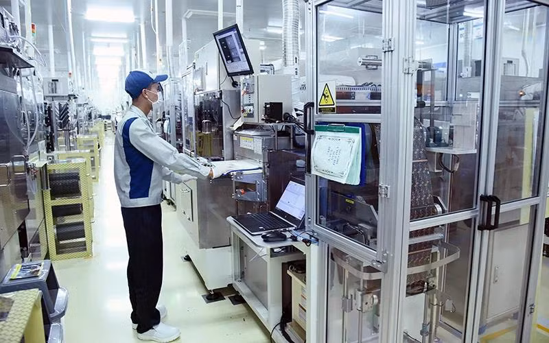 Sản xuất bảng mạch điện tử ở Nhà máy Nippon Mektion của Công ty TNHH Mektec Manufacturing Việt Nam (Khu công nghiệp Thăng Long II, Hưng Yên).