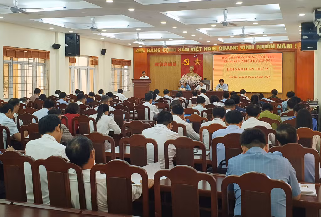 Toàn cảnh Hội nghị lần thứ 35 - Ban Chấp hành Đảng bộ huyện Hải Hà Khóa XXII, nhiệm kỳ 2020 – 2025.