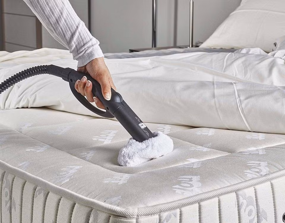 Vệ sinh không gian sống để phòng viêm mũi dị ứng.