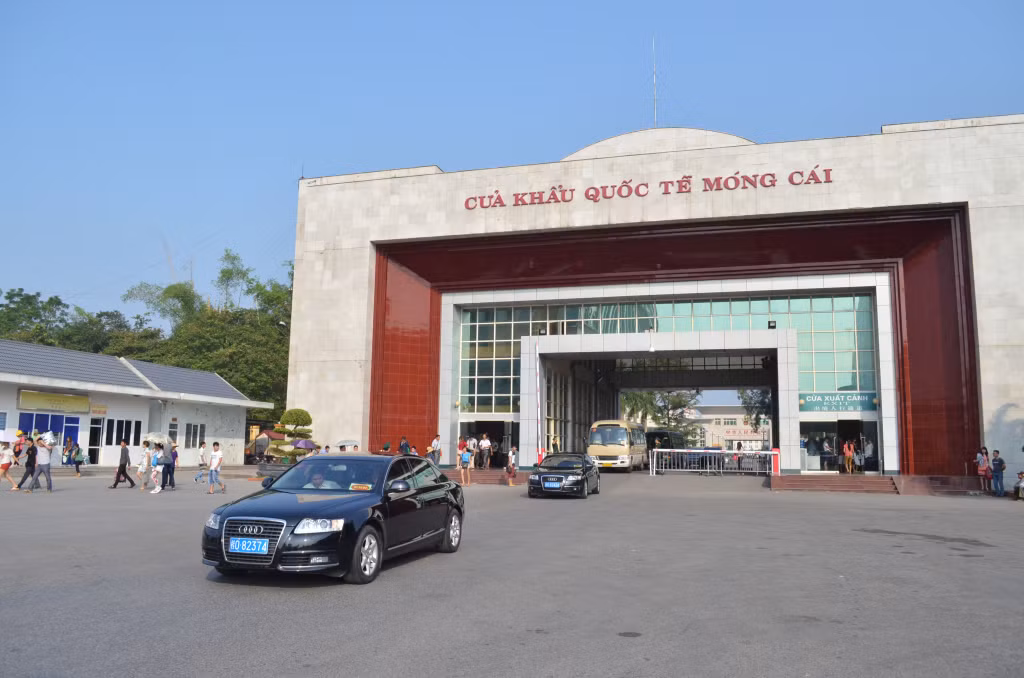 Xe Trung Quốc nhập cảnh vào Việt Nam.