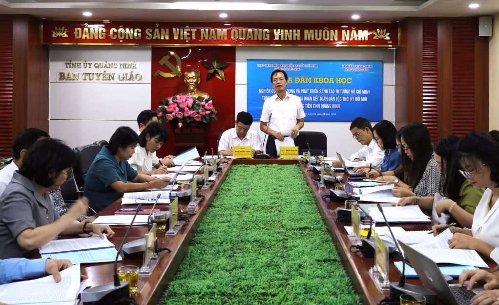 PGS,TS Nguyễn Danh Tiên, Viện trưởng Viện Lịch sử Đảng, Học viện Chính trị Quốc gia Hồ Chí Minh, phát biểu tại tọa đàm khoa học.