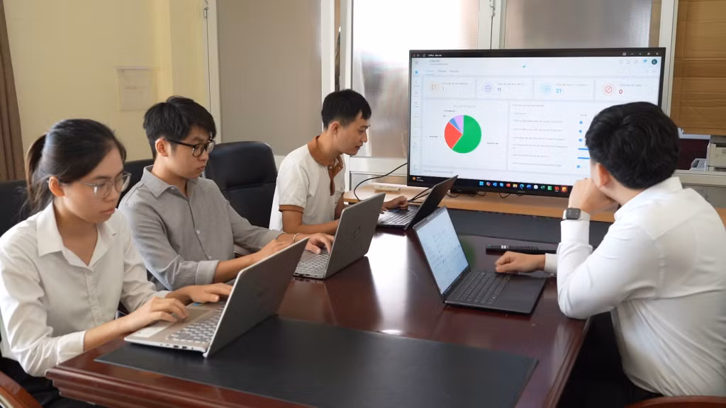 Cuộc họp không giấy tờ của Công ty CP Du thuyền Đông Dương (TP Hạ Long).