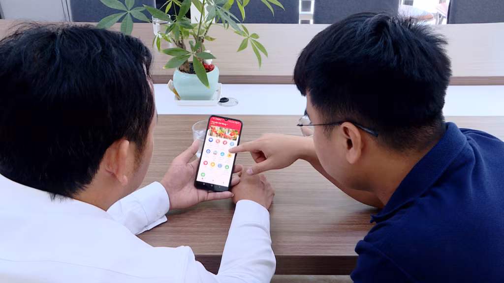 Đã có khoảng 2.000 người dân thị trấn Cái Rồng (huyện Vân Đồn) cài đặt và sử dụng App Thị trấn Cái Rồng để tương tác với chính quyền địa phương.