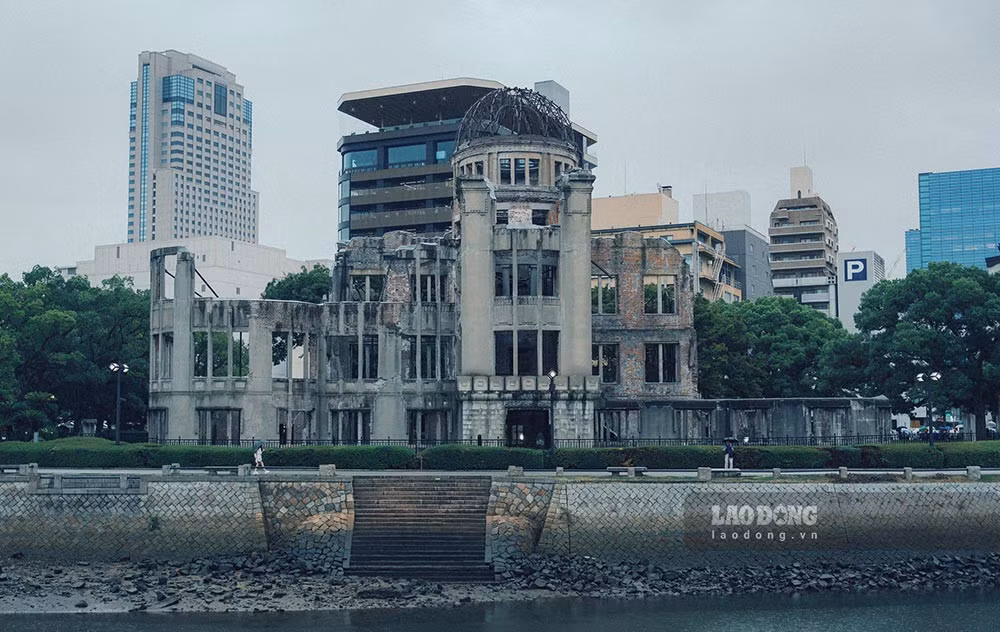 Hiroshima là thành phố cổ kính, còn lưu giữ tàn tích của vụ ném bom nguyên tử năm 1945. Ảnh: Nick M.