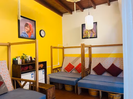 Vừa tận hưởng spa ở Hội An tại đây vừa ngắm nhìn phố cổ ở bên ngoài cánh cửa