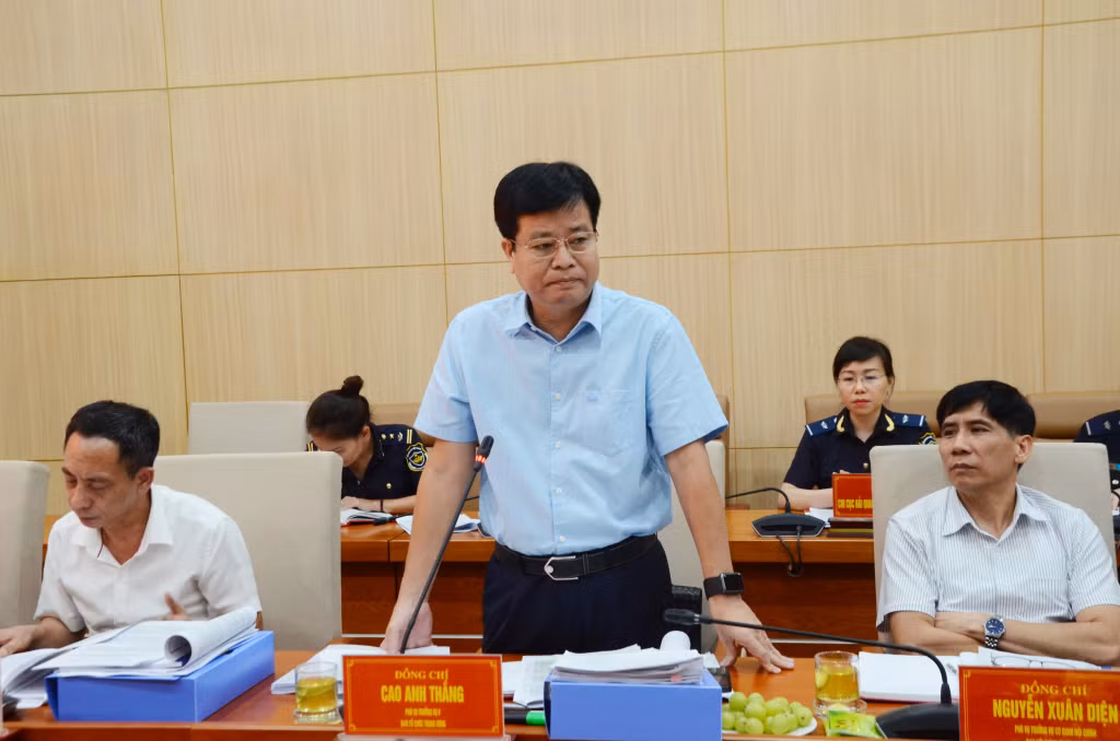 Đồng chí Cao Anh Thắng, Phó Vụ trưởng Vụ V, Ban Tổ chức Trung ương, phát biểu tại buổi làm việc.