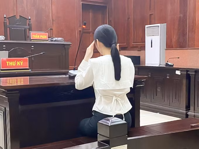 Bị cáo Vỏ Thị Mỷ Hạnh trong tại tòa phúc thẩm hồi tháng 9. Ảnh: Bình Nguyên