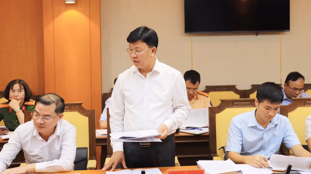 Lãnh đạo huyện Hải Hà làm rõ một số nội dung.