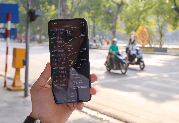 5G tốc độ đã có phép người dân sử dụng tại 1 số địa điểm. (Ảnh: Minh Sơn)