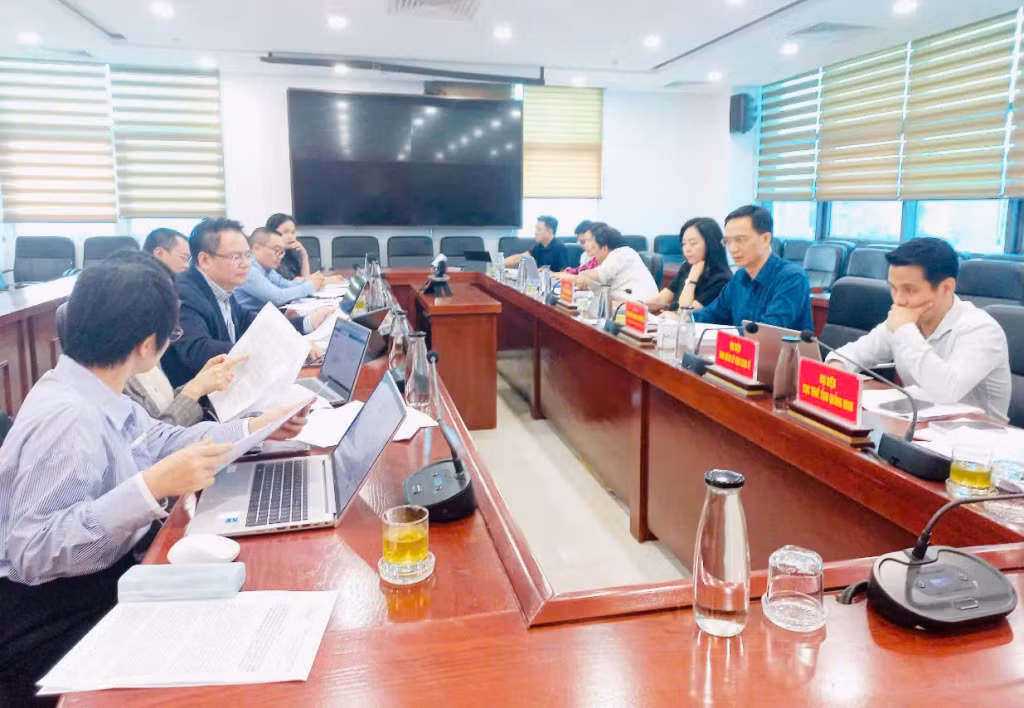 Quang cảnh buổi làm việc.