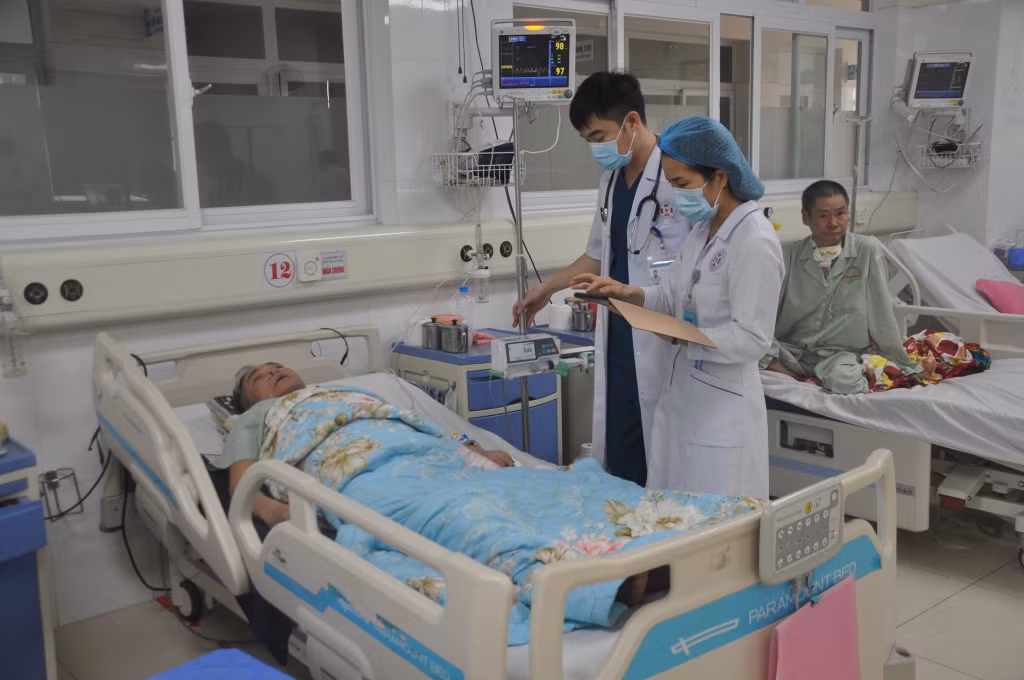 Nguồn nhân lực bác sĩ cho các đơn vị y tế đang được bổ sung, đảm bảo đến hết năm 2025 tỉnh sẽ thu hút được tối thiểu 298 bác sĩ theo mục tiêu của Nghị quyết.