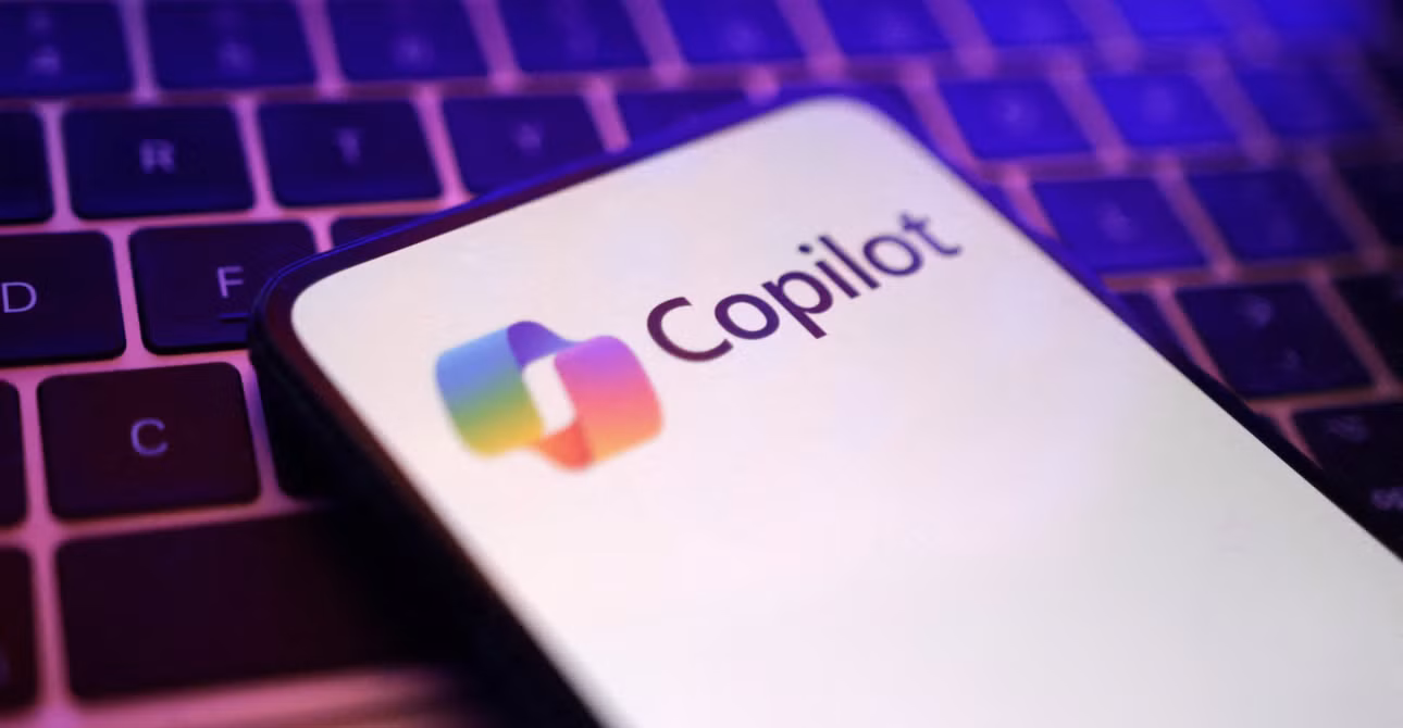 Logo của trợ lý AI Copilot. Ảnh: REUTERS