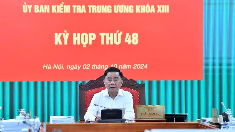 Đồng chí Trần Cẩm Tú, Ủy viên Bộ Chính trị, Bí thư Trung ương Đảng, Chủ nhiệm Ủy ban Kiểm tra Trung ương chủ trì Kỳ họp thứ 48 . Ảnh: ĐĂNG KHOA