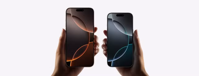 Kích thước iPhone 16 Pro là 6.3 inch (phải) và Pro Max là 6.9 inch (trái)