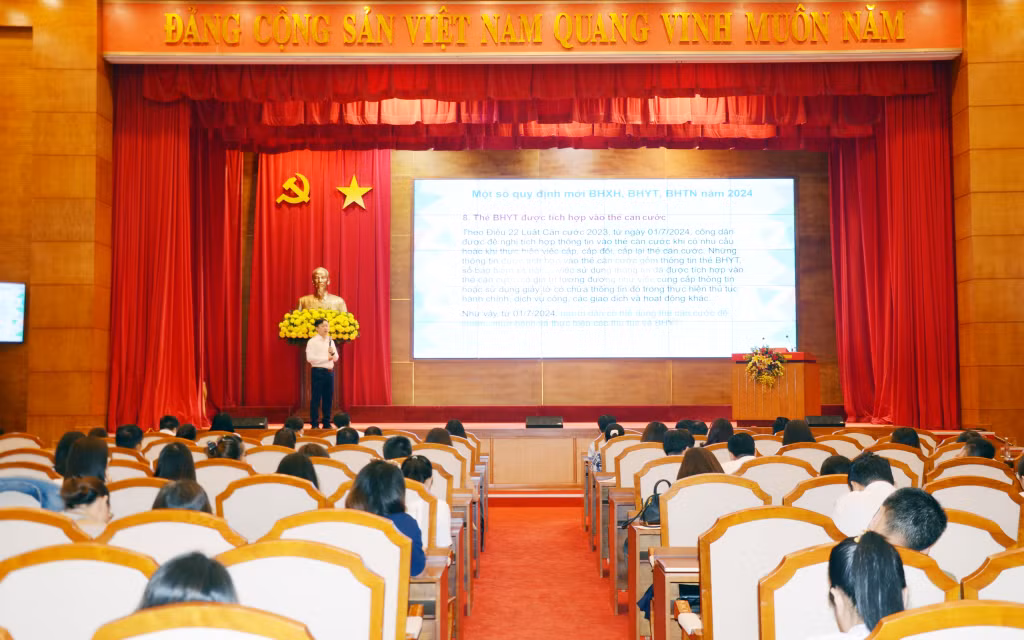 BHXH tỉnh phối hợp tổ chức hội nghị truyền thông, đối thoại chính sách pháp luật về BHXH, BHYT cho doanh nghiệp trên địa bàn TP Hạ Long (tháng 10/2024).