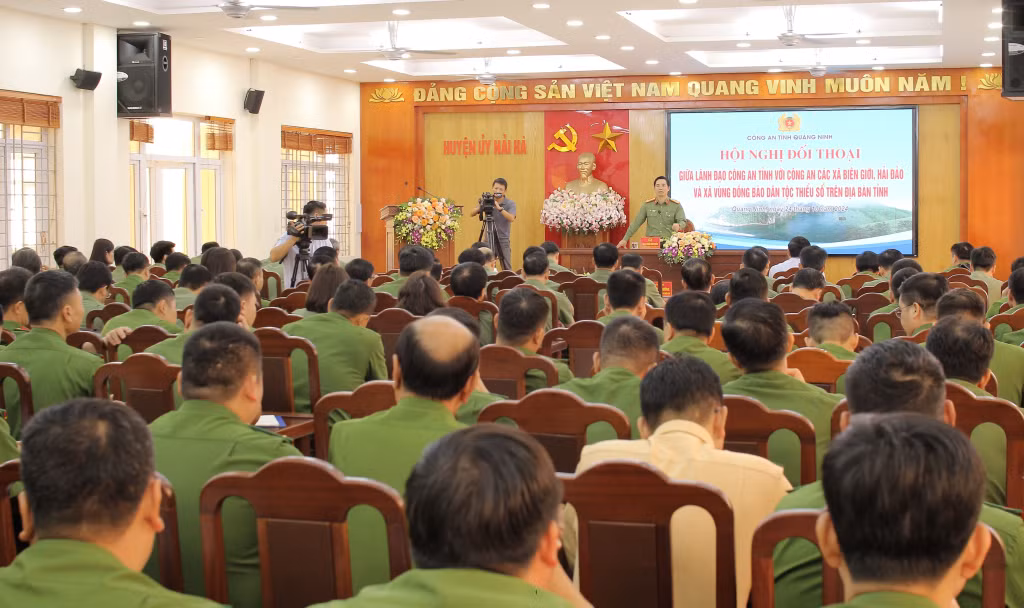 Quang cảnh hội nghị đối thoại.
