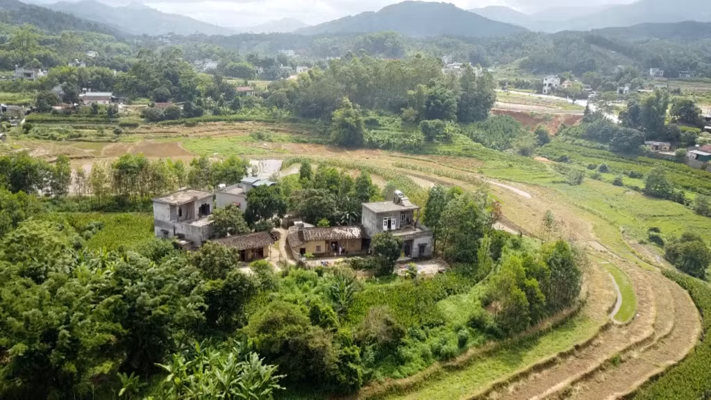 Làng người Tày ở thôn Bản Cáu, xã Lục Hồn, huyện Bình Liêu.