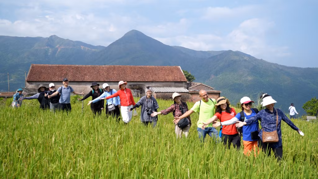 Ruộng lúa là một trong những cảnh quan đặc sắc nhất của cung trek Sông Moóc - Khe Tiền.