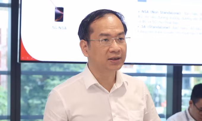 Ông Hoàng Đức Thanh - Phó Giám đốc Trung tâm kỹ thuật toàn cầu Viettel Network chia sẻ tại sự kiện 5G ngày 23/10. Ảnh: Chí Hiếu