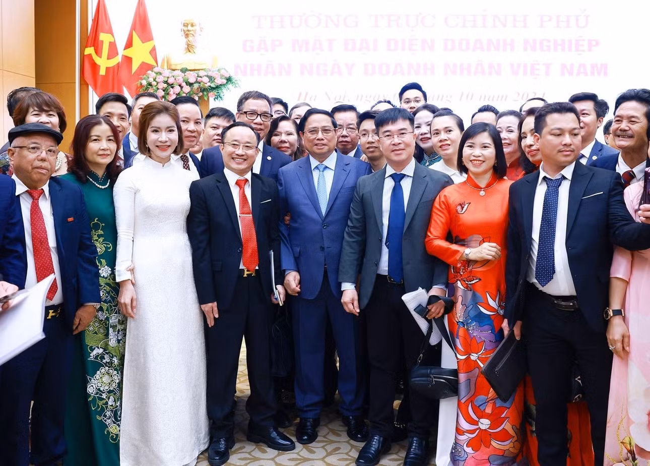 Thủ tướng Phạm Minh Chính gặp mặt đại diện doanh nghiệp, doanh nhân sáng 4/10/2024, tại Hà Nội. Ảnh: TTXVN