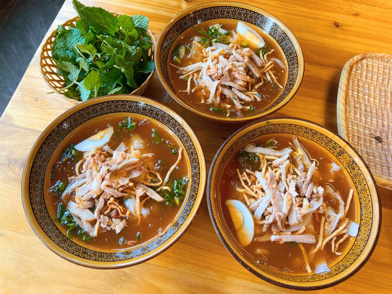 Nước xốt ngon phải có độ sền sệt, ngọt vừa đủ, không quá nhạt cũng không quá nồng. Ảnh: Tuyết Đỗ
