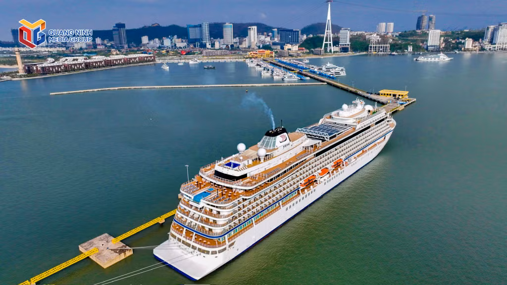 Tàu Viking Orion đến Hạ Long hôm nay là chuyến tàu biển quốc tế thứ 43 đến với tỉnh trong năm 2024.
