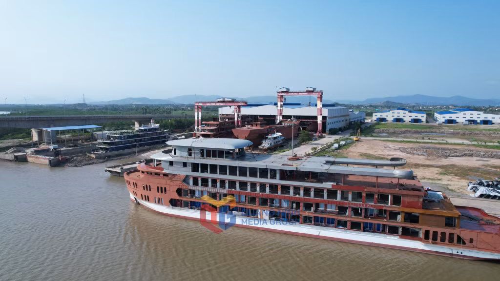 Hoạt động sửa chữa, đóng mới tàu cũng như nhiều ngành nghề khác trên địa bàn Quảng Yên có sự phát triển ổn định
