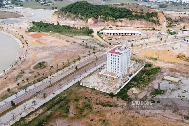 Trụ sở Cục Thuế tỉnh Bình Định nằm trong Khu đô thị hồ Phú Hòa (TP Quy Nhơn) bị trộm đột nhập lấy tiền. Ảnh: Hoài Luân