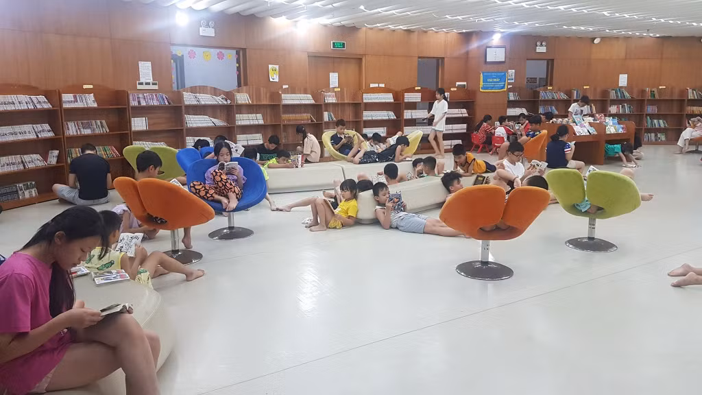 Không gian đọc sách đảm bảo phục vụ cùng thời điểm cho 400-500 học sinh tại Thư viện tỉnh. Ảnh đơn vị cung cấp.