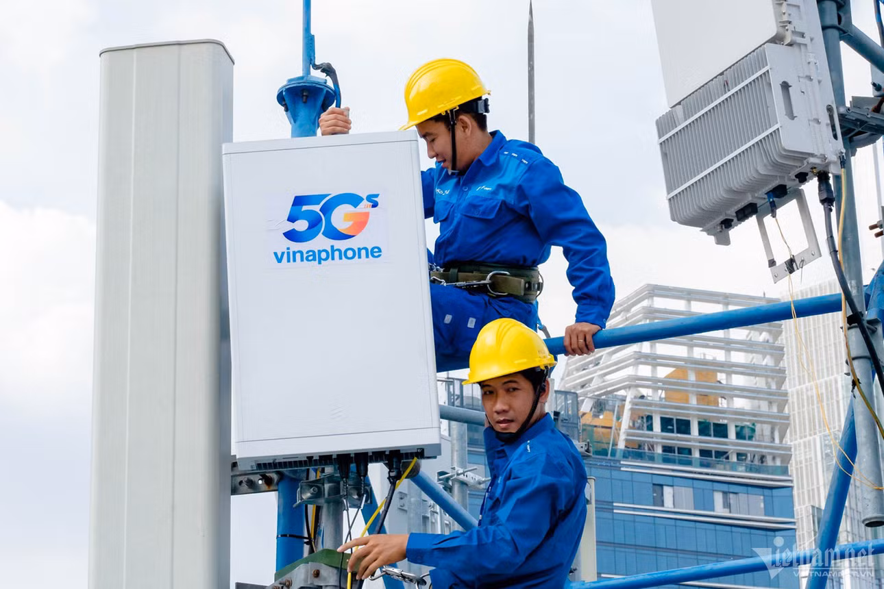 Viettel và VNPT sẽ triển khai hạ tầng mạng 5G, với số lượng trạm tối thiểu theo cam kết là mỗi nhà mạng 3.000 trạm. Ảnh minh họa: M.H