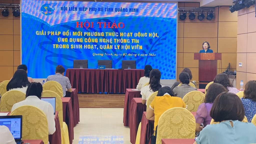 Hội thảo giải pháp đổi mới phương thức hoạt động hội, ứng dụng CNTT trong sinh hoạt, quản lý hội viên do Hội LHPN tỉnh tổ chức tháng 4/2024. (Ảnh: Hội LHPN tỉnh cung cấp)