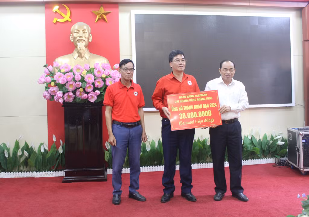 Hội Chữ thập đỏ TP Móng Cái tiếp nhận kinh phí ủng hộ người có hoàn cảnh khó khăn của các tổ chức, doanh nghiệp, nhà hảo tâm.