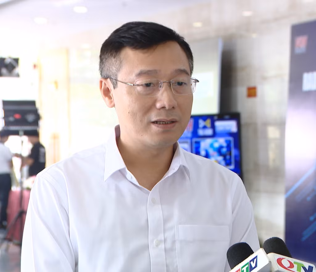Nhà báo Nguyễn Thế Lãm