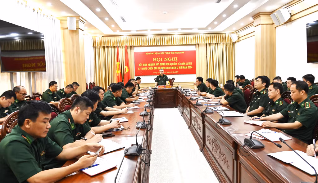 Đại tá Nguyễn Văn Thiềm, Chỉ huy trưởng BĐBP tỉnh kết luận hội nghị.