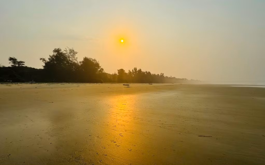Huyện Cô Tô đang nghiên cứu quy hoạch bãi biển Tình Yêu là bãi biển công cộng.