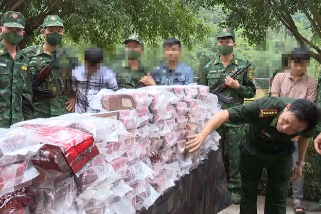 Tang vật 121kg ma túy bị bắt giữ. Ảnh: Mạnh Tuấn