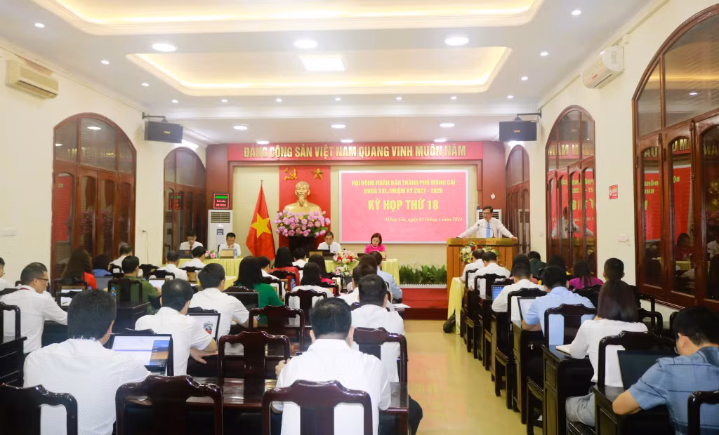 Quang cảnh kỳ họp.