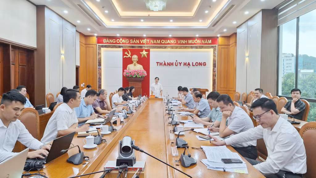 Thành ủy Hạ Long họp, yêu cầu đẩy nhanh tiến độ, phấn đấu khởi công xây dựng các dự án văn hóa vào tháng 8/2024.