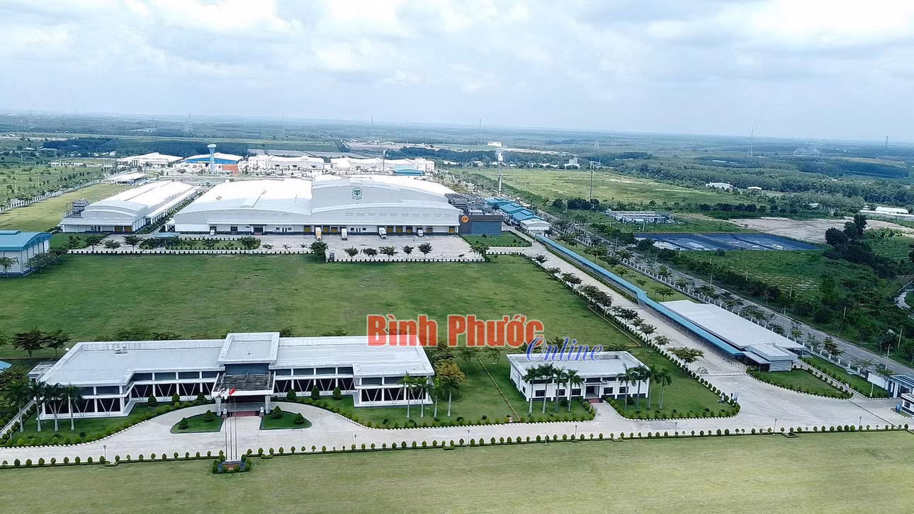 Với hạ tầng hiện đại, Khu công nghiệp Becamex - Bình Phước (TX. Chơn Thành) được nhiều doanh nghiệp FDI chọn là nơi dừng chân - Ảnh: N.H