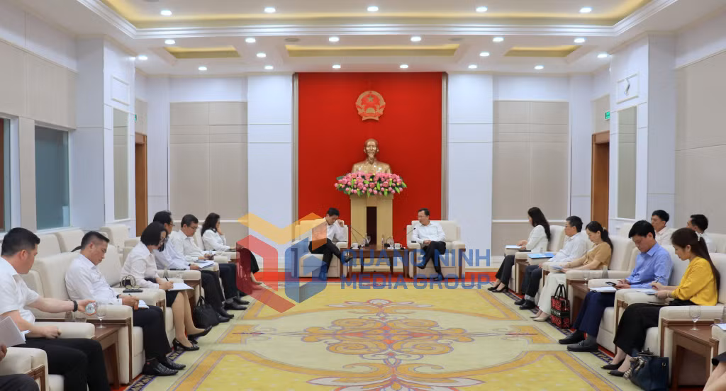 Quang cảnh buổi làm việc.