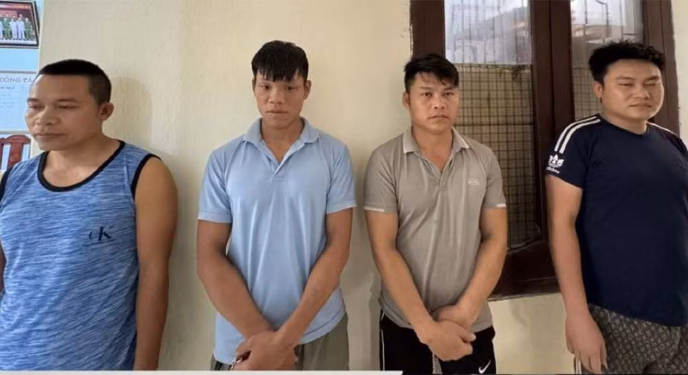 Các đối tượng bị bắt giữ về hành vi tàng trữ và tổ chức sử dụng trái phép chất ma túy. Ảnh: Công an Thanh Hóa