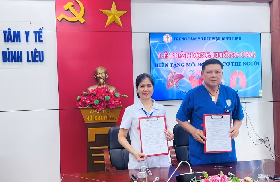Lãnh đạo Trung tâm đăng ký hiến tạng.