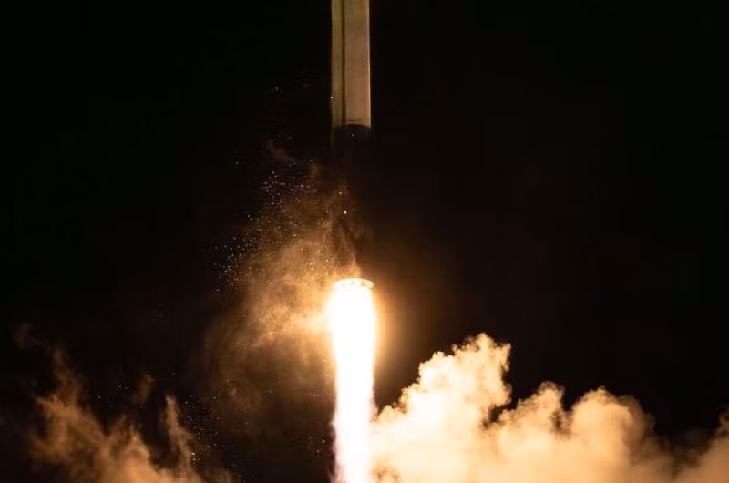 Tên lửa Electron của Rocket Lab cất cánh từ Tổ hợp phóng 1 tại Māhia, New Zealand lúc 19 giờ 41 phút ngày 25/5/2024. Ảnh: phys.org
