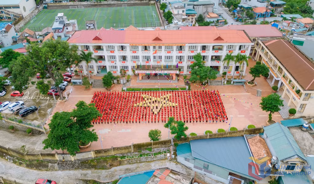 Hạ tầng kỹ thuật điện tại Trường THPT Vũ Văn Hiếu (phường Hà Tu) đã chính thức được bàn giao về cho Công ty Điện lực Quảng Ninh quản lý, vận hành từ năm 2026.