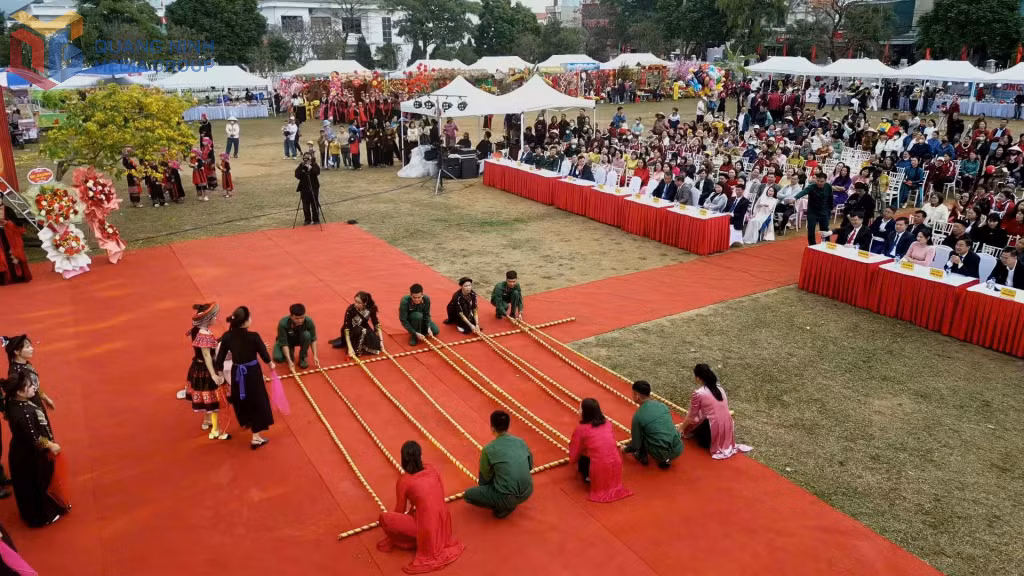 Người dân hào hứng tham dự “Ngày hội Văn hóa các dân tộc” phường Bình Khê năm 2026. Ảnh: Lê Đại