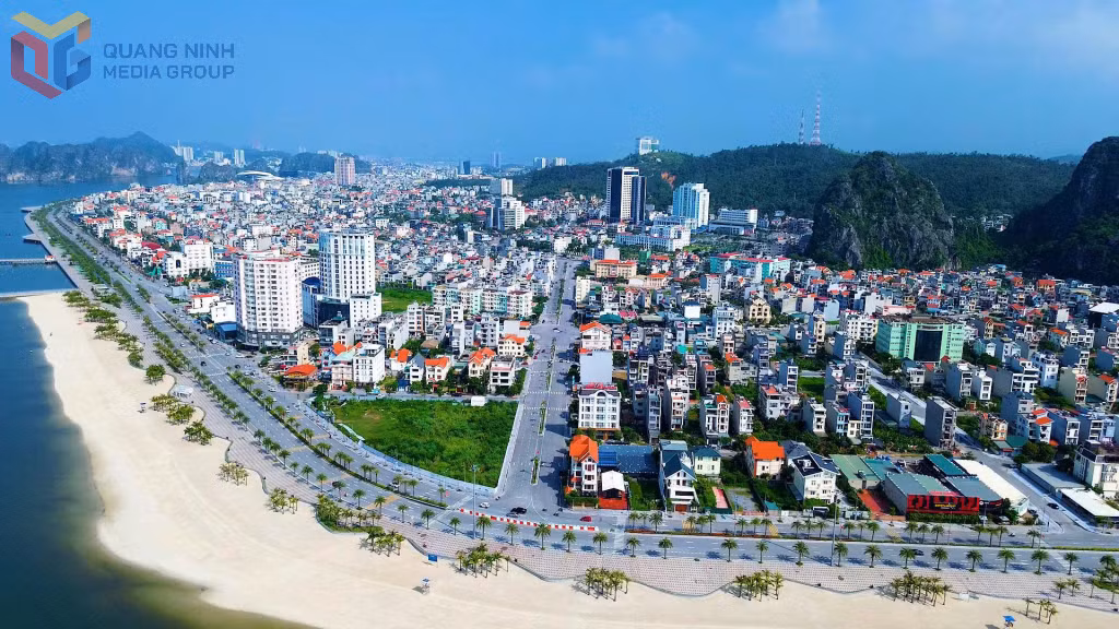 Quang cảnh phường Hạ Long nhìn từ trên cao.