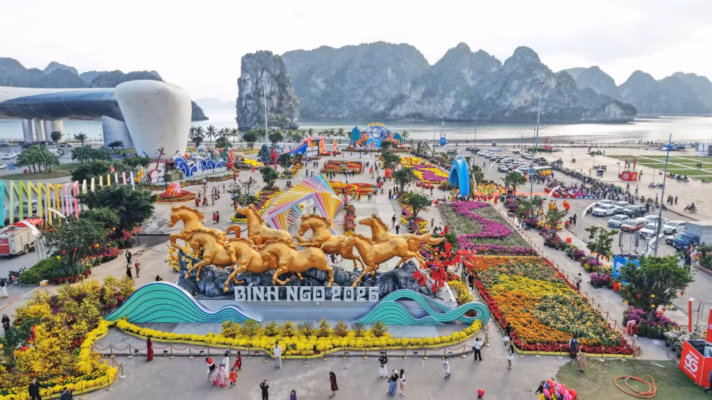 Quảng Ninh được định vị trở thành đô thị di sản theo Nghị quyết 30/NQ-CP của Chính phủ. Ảnh: Đỗ Phương