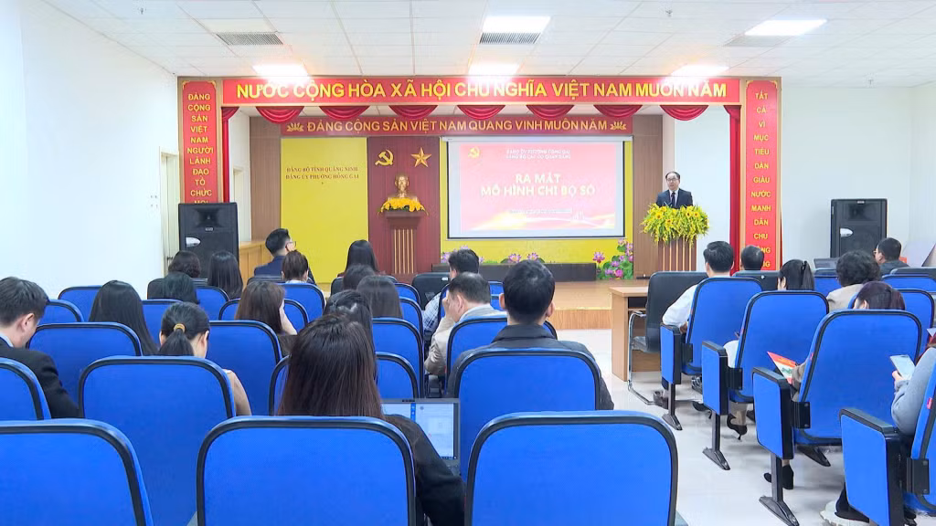 Phường Hồng Gai ra mắt mô hình "Chi bộ số".